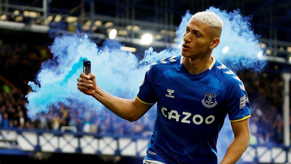 愛華頓憑前鋒李察利臣一球險勝車路士