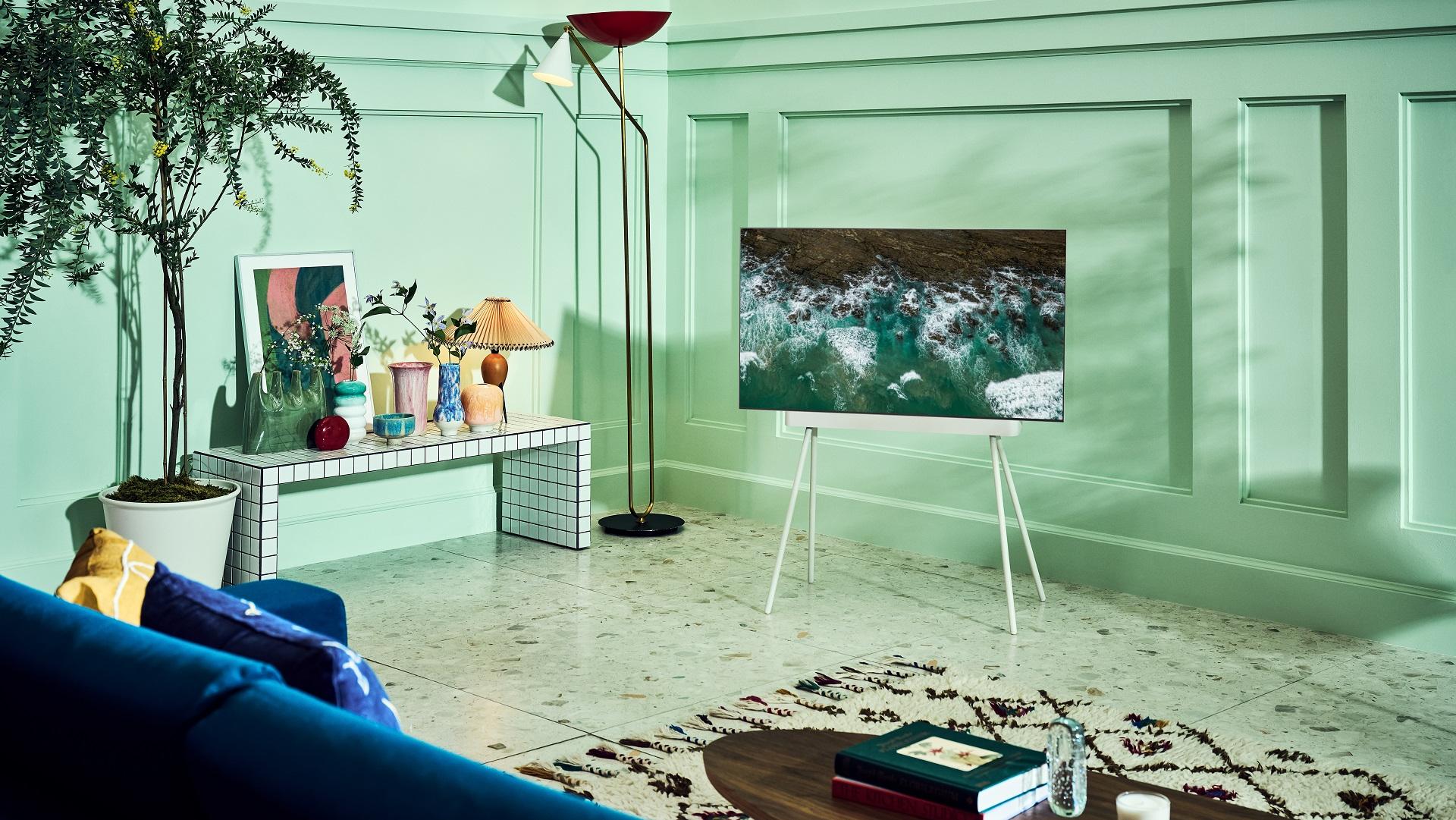 蝸居必備丨LG全球首部42吋OLED evo C2 支援120Hz更新率與0.1毫秒反應時間 睇片打機首選