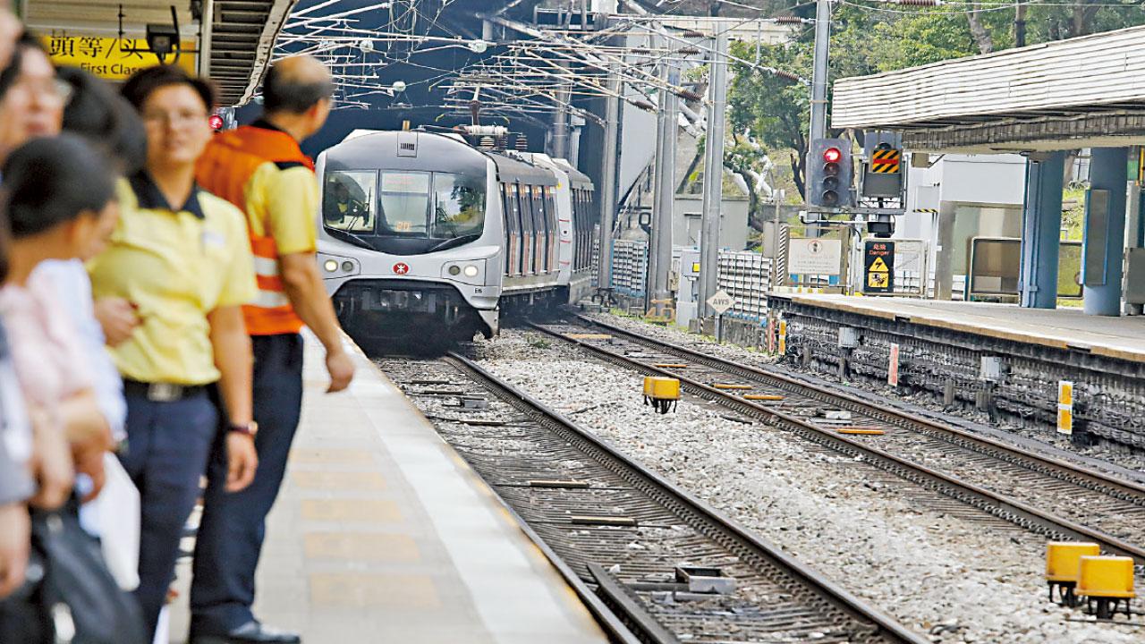 東鐵綫過海 運輸署或調5隧巴服務 烏蠅頭12卡列車 明午1時尾班車