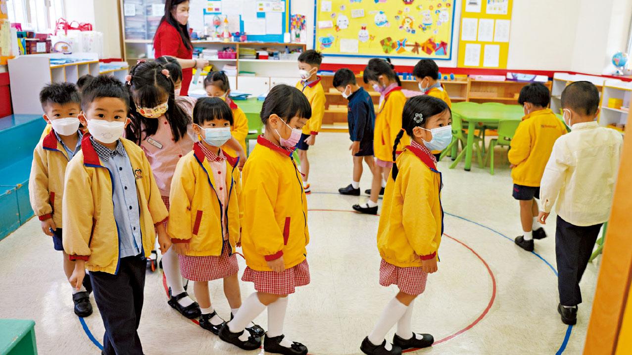 重返校園｜逾二千學校復課 45師生呈陽性