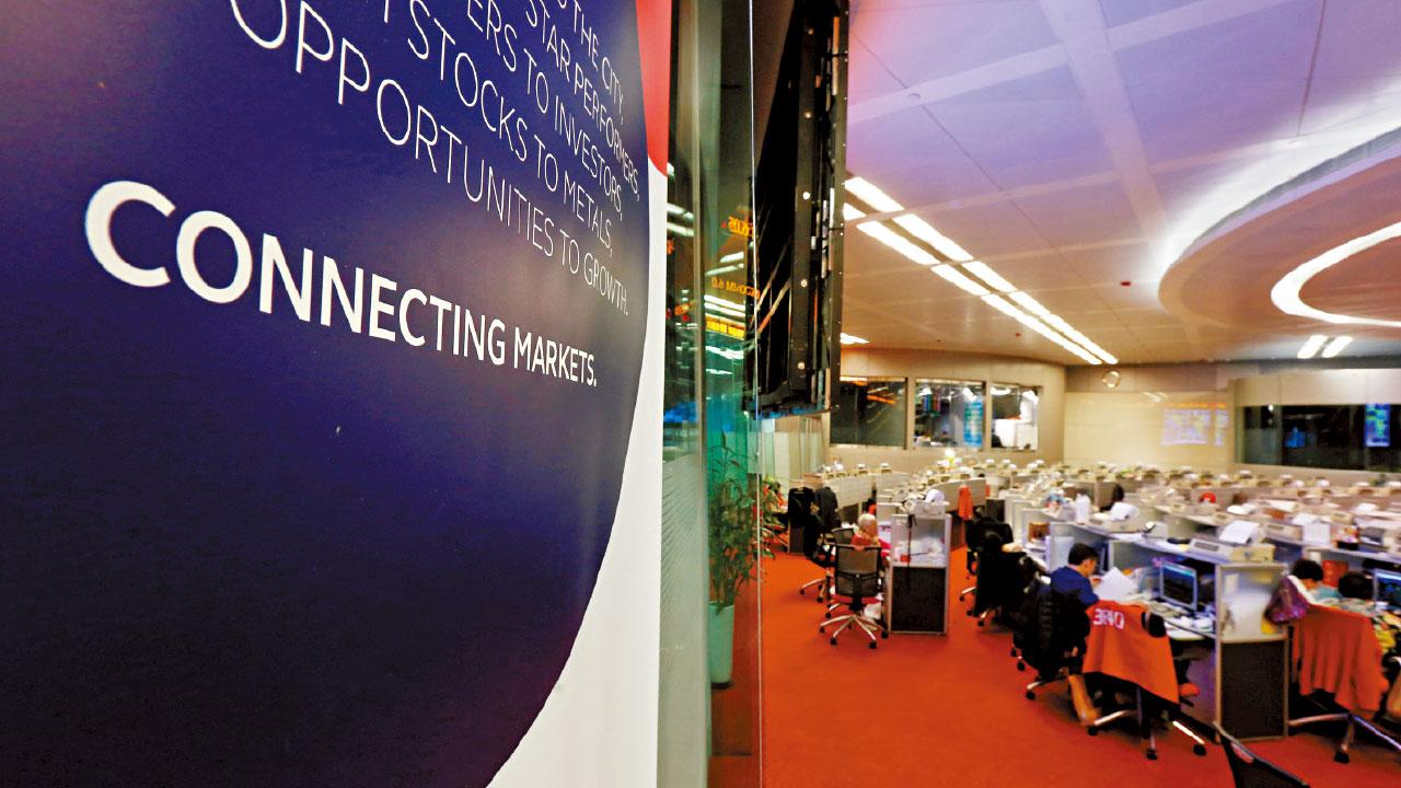 條件嚴謹 合資格或不足10隻 ETF將納港股通 成交料增