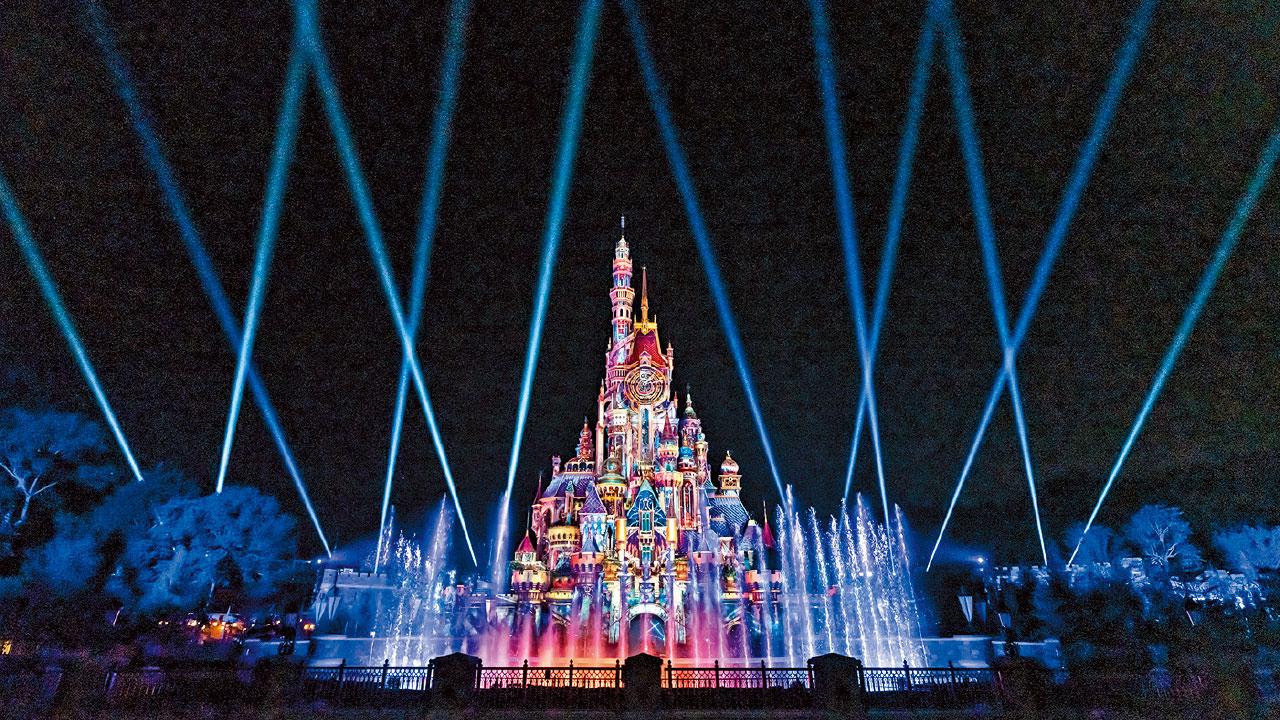 全新節目｜20分鐘光影匯演穿梭人生 迪士尼城堡煙花6月中回歸