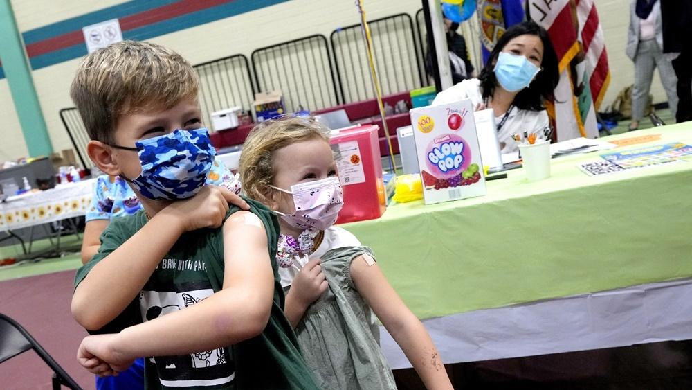 美國批准為5至11歲兒童接種輝瑞疫苗加強劑。(資料圖片)