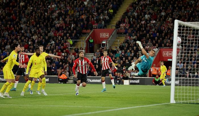 利物浦2:1反勝修咸頓，將與曼城在煞科戰繼續爭奪聯賽冠軍。(路透社)