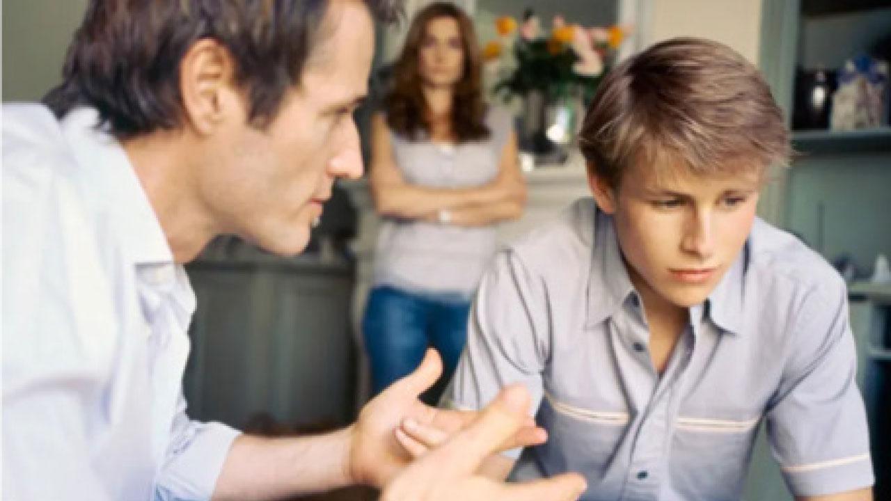 借埋怨父母掩飾懦弱