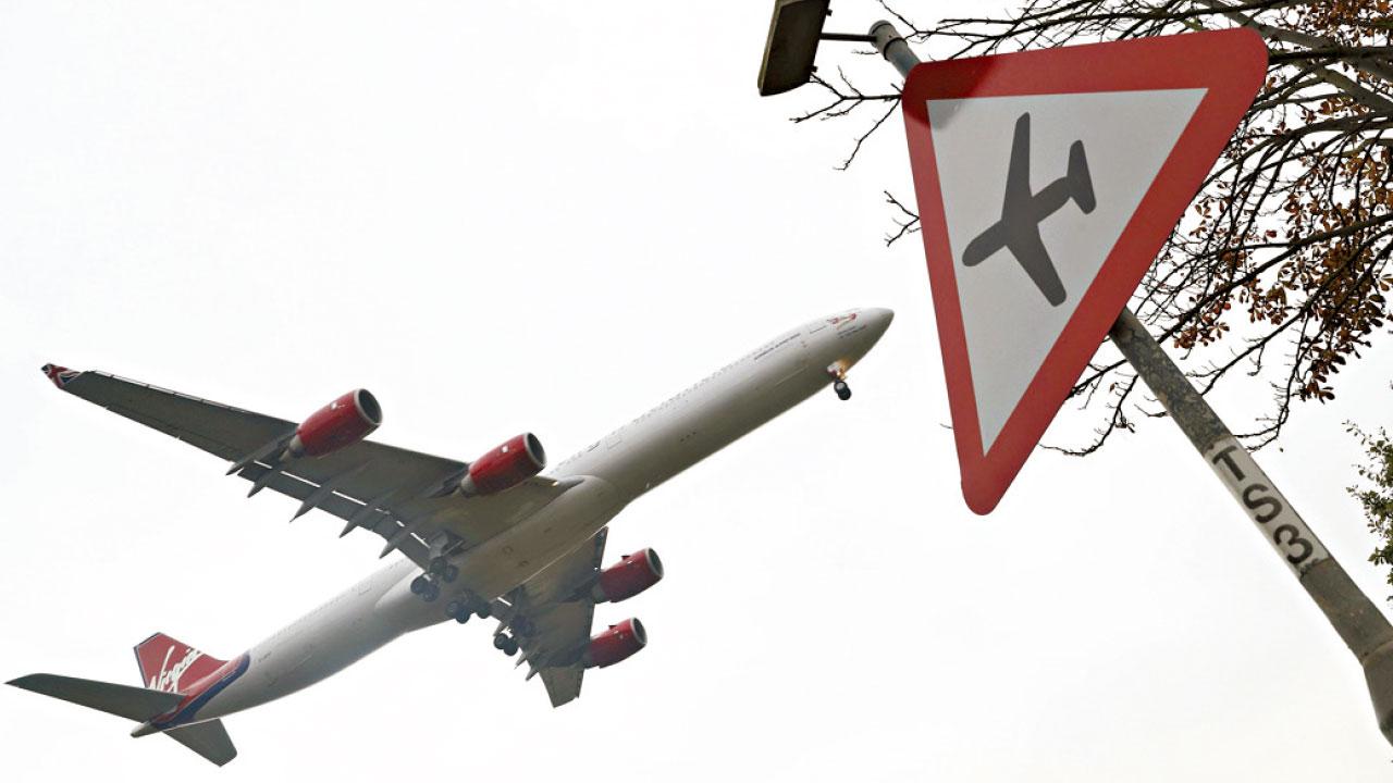 航空安全｜維珍航班半空折返 副機師自爆飛行考試「肥佬」