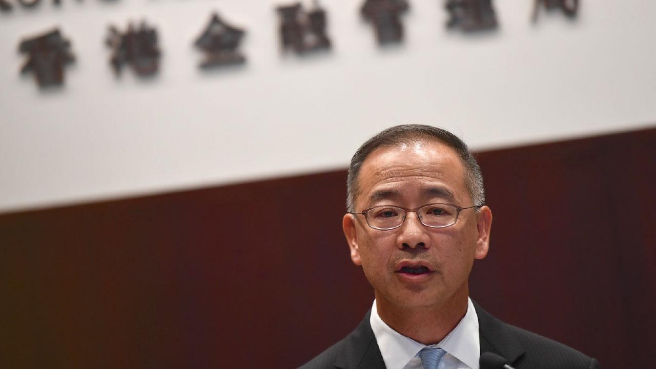 為港元脫鈎作準備？