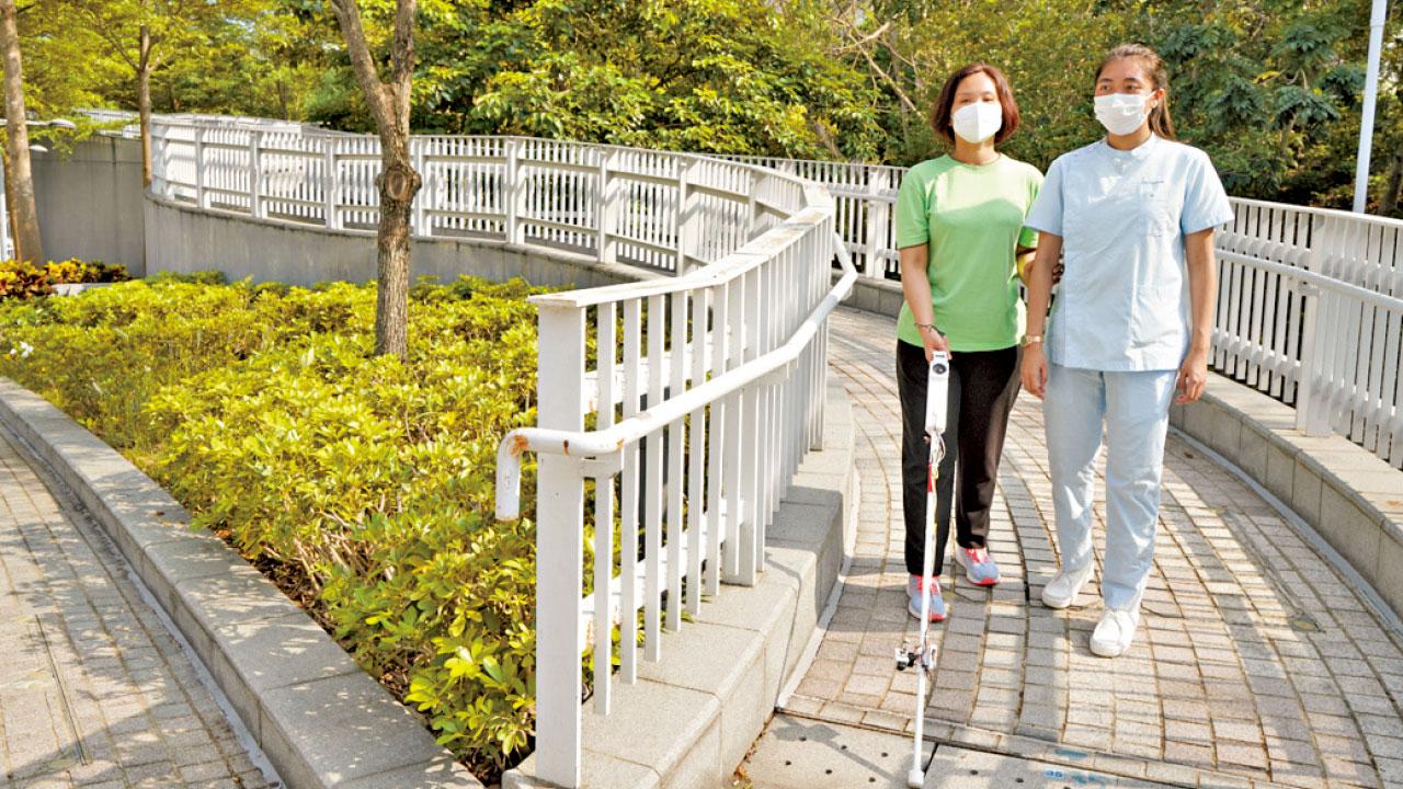 大專生研智能「盲公竹」 AI鏡頭辨障礙物防跌倒