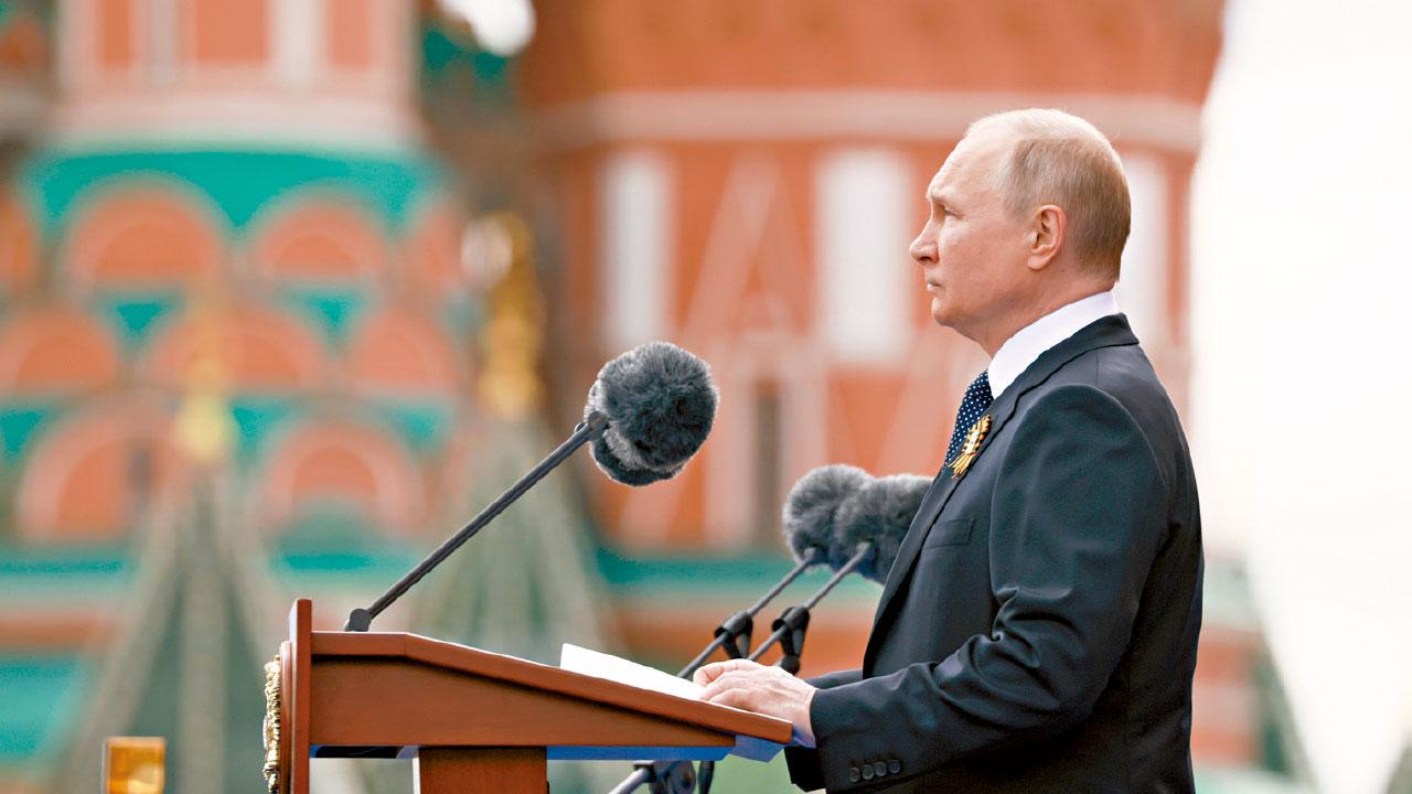 俄烏戰事｜俄二戰勝利日閱兵 普京︰我們將再取勝 