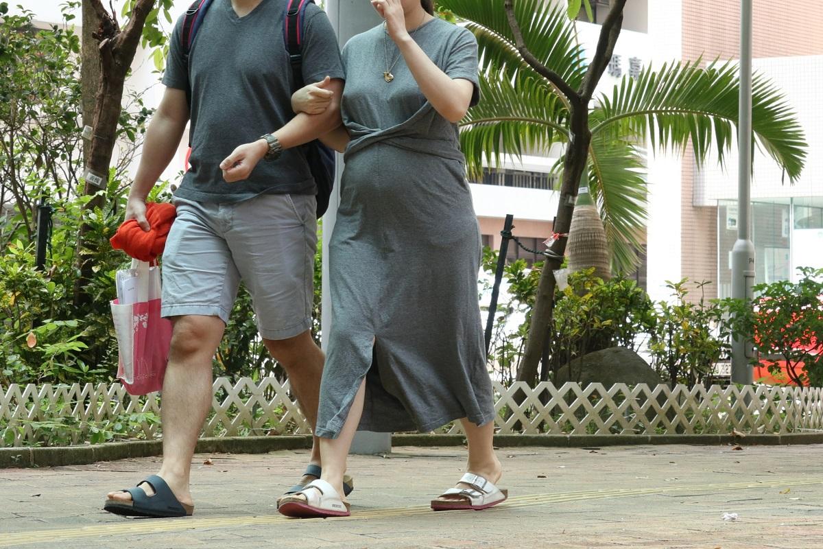 現屆政府已通過將法定產假由10周增至14周。(資料圖片／鍾式明攝)