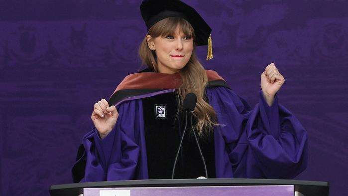 Taylor Swift獲頒榮譽博士 自言1分鐘扮50種喵叫