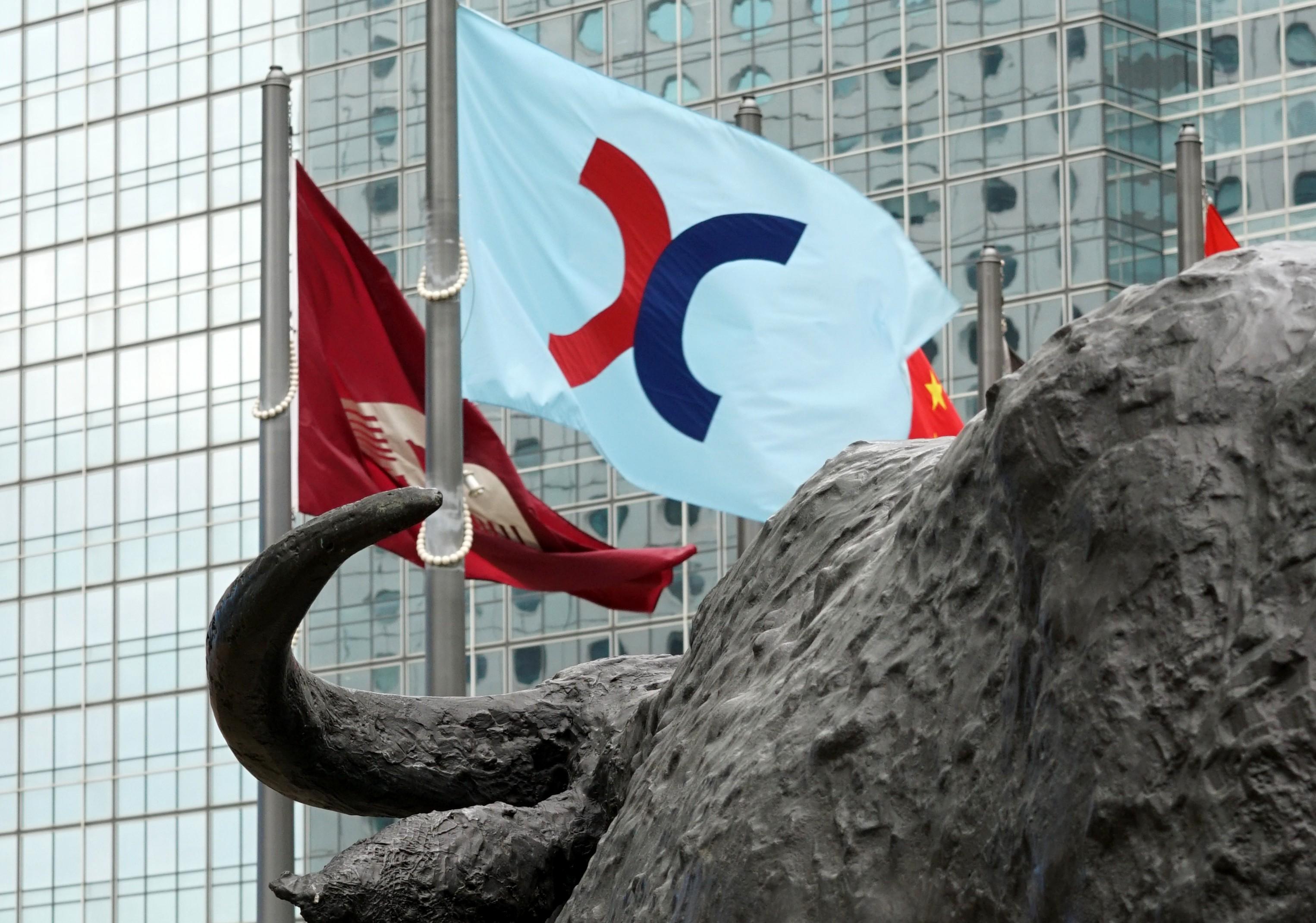 港股收市｜恒指全日跌212點  恒地新世界恒隆急跌