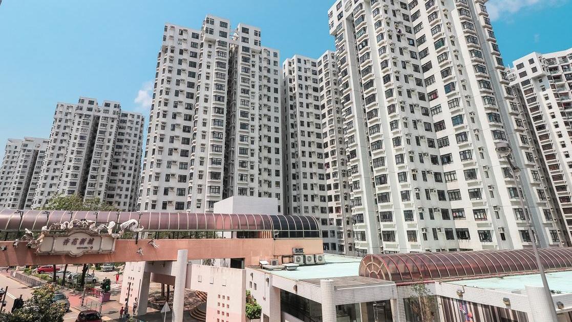 港鐵站上蓋屋苑杏花邨，新近錄2座中層6室租務成交，單位實用面積453方呎，兩房間隔，放租僅1個月便以月租17,000元獲承接。