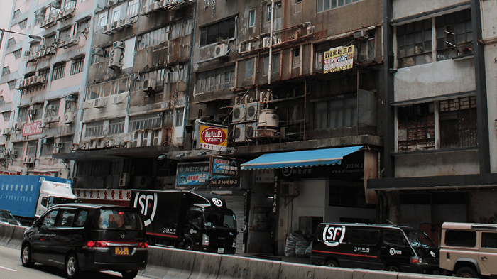 觀塘商廈工廠林立，飲食需求強勁，現時區內豐業工業大廈低層一個持牌工廠食堂，連同裝潢及生財工具一併招租，意向月租約3.5萬元，屬最優惠盤源。