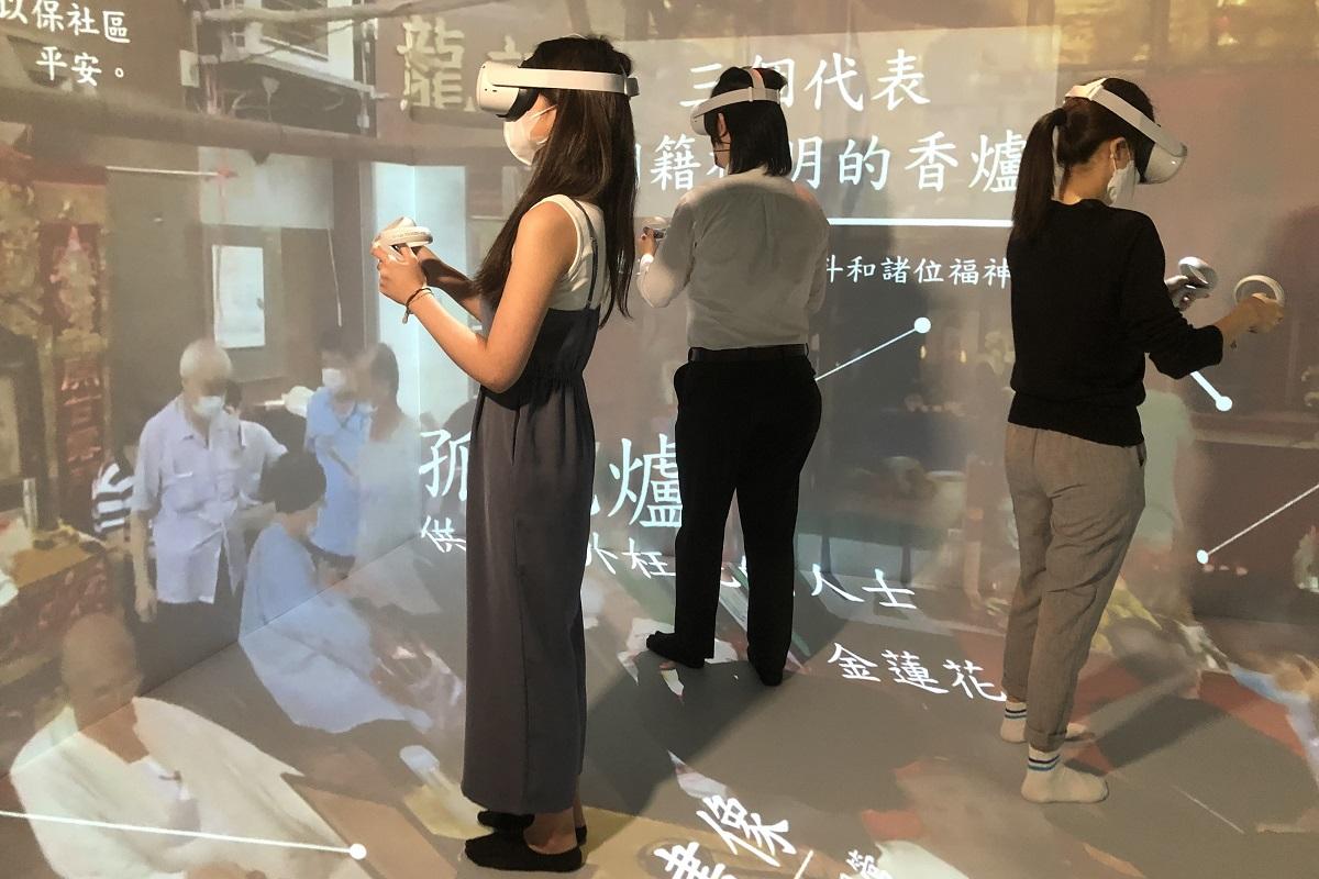 公眾可利用VR技術在虛擬博物館了解國家級非物質文化遺產。(黃玲燕攝)