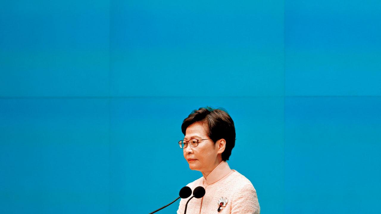 特首應否就土地和房屋問題道歉？