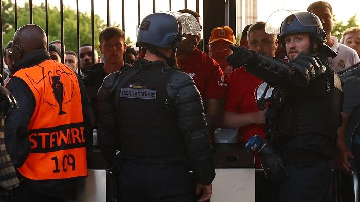歐聯決賽前的警察處理手法爭議，巴黎警方最終道歉。(路透社)