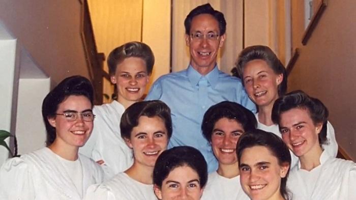 Netflix紀錄片｜《聽話的孩子：邪教的禱告與服從》揭恐怖真相