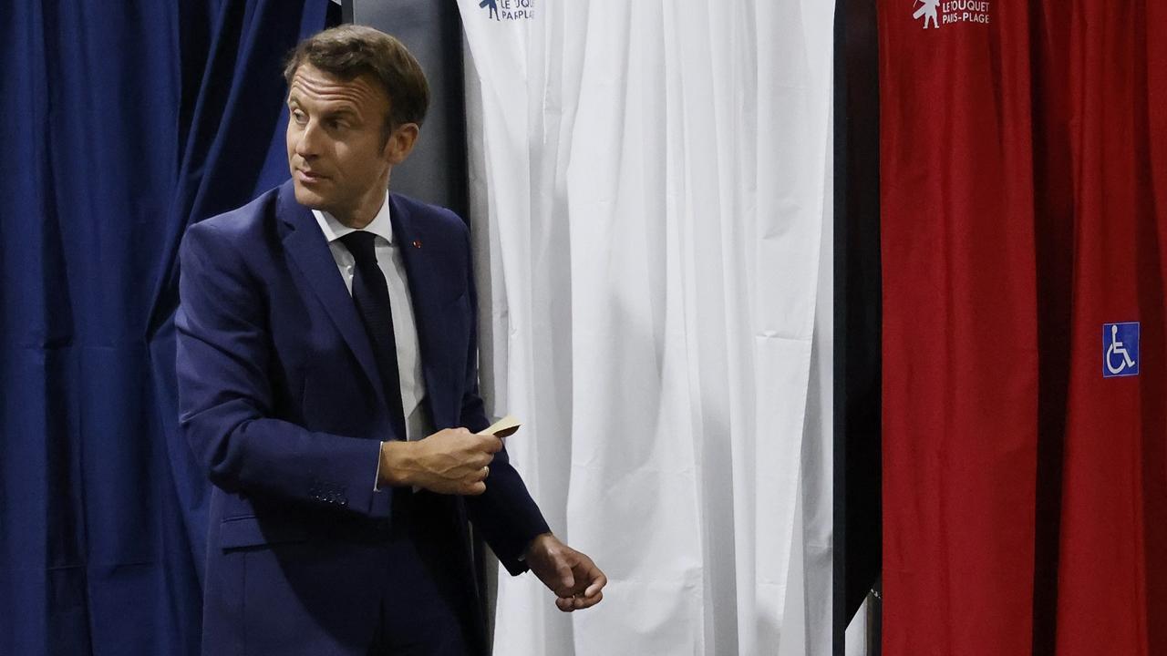 法國國會選舉首輪投票結束，馬克龍陣營或未能取逾半議席。(AP)