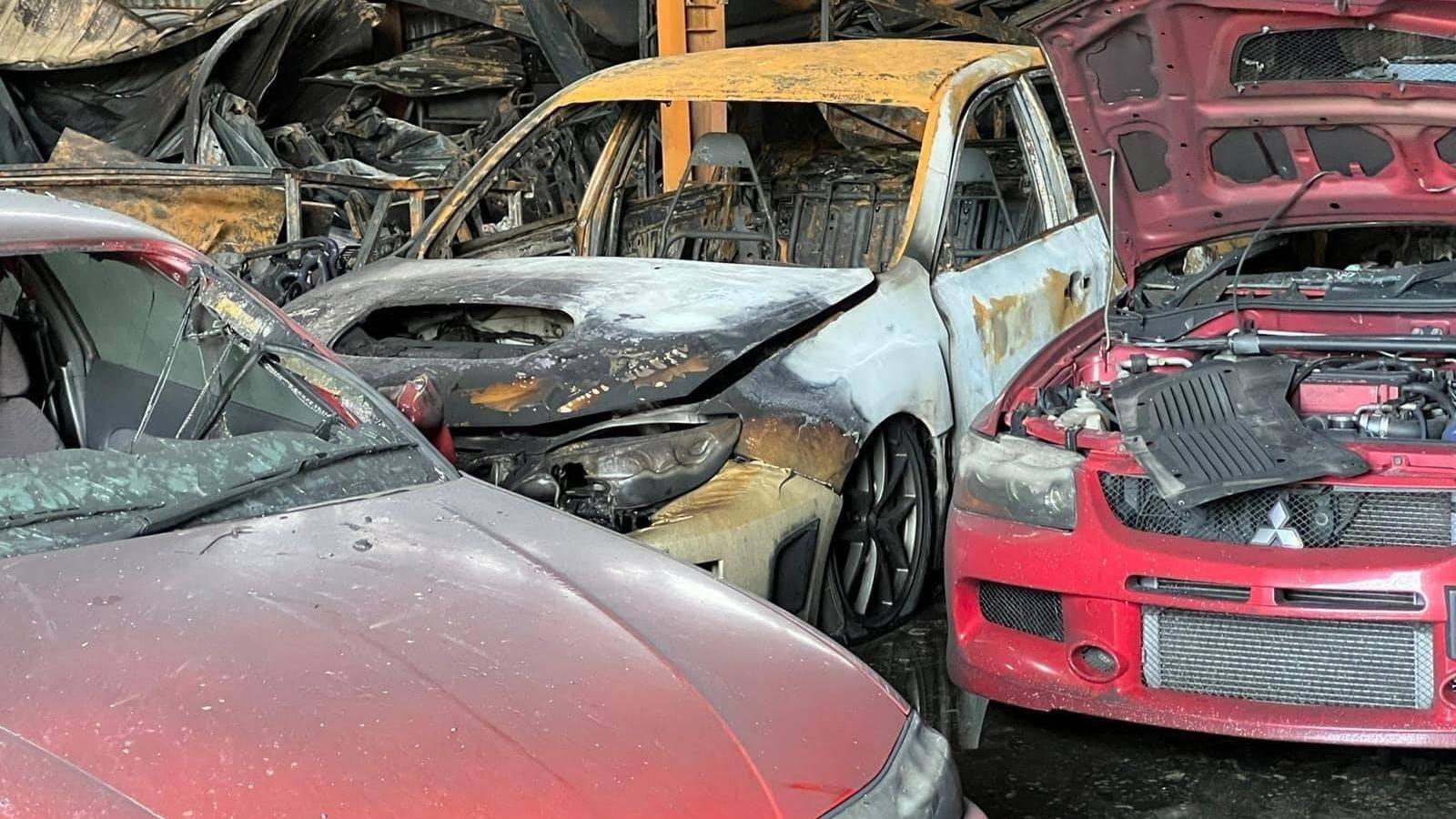 元朗回收場火波及車房　焚毀多輛JDM絕版車痛失逾千萬元(多圖)