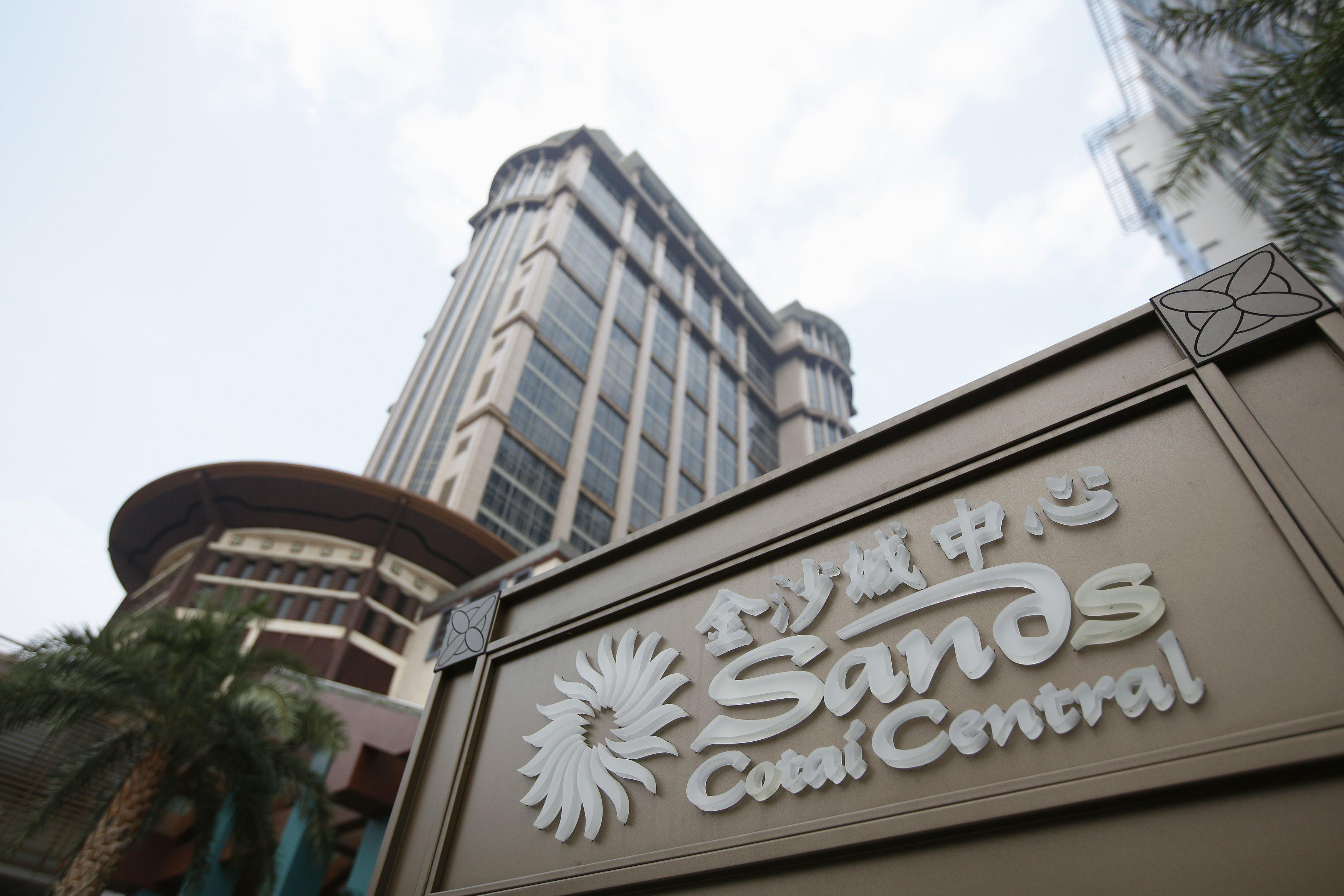 賭業動態｜澳門5月賭收按年跌68%至33.4億澳門元  賭股跌