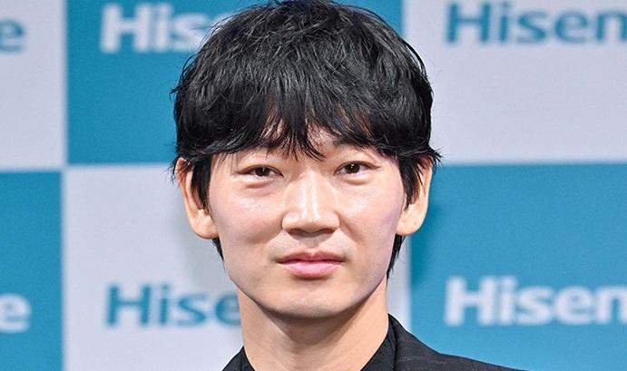 性醜聞纏身｜綾野剛避世 傳新劇廣告被抽起