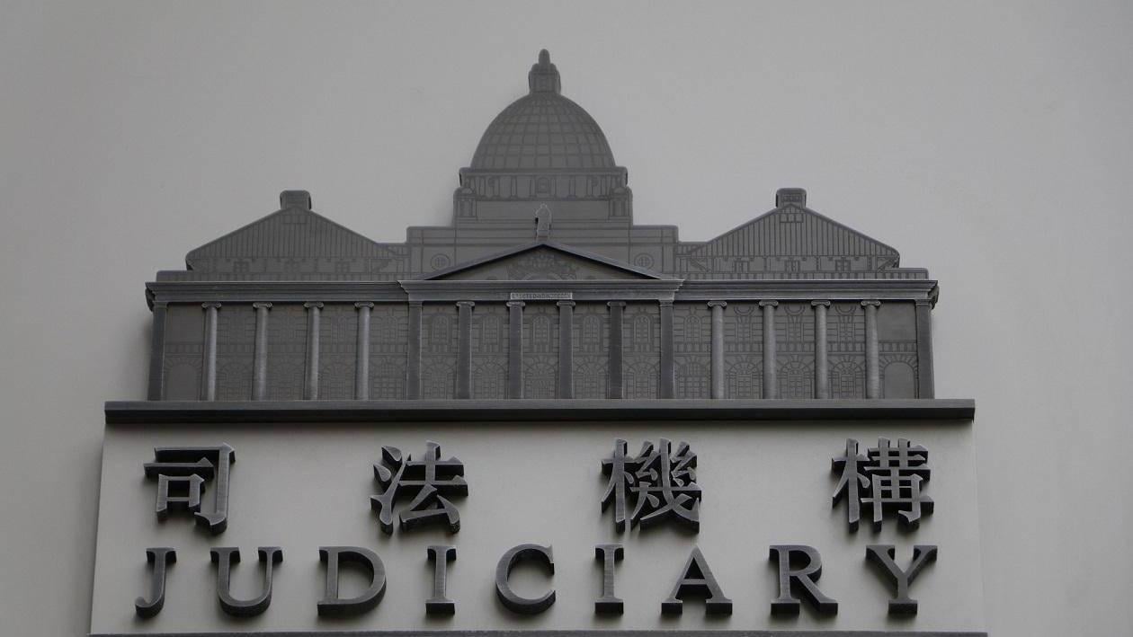 34歲女保險經紀疑藥物敏感昏迷13天亡　陪審團退庭商議