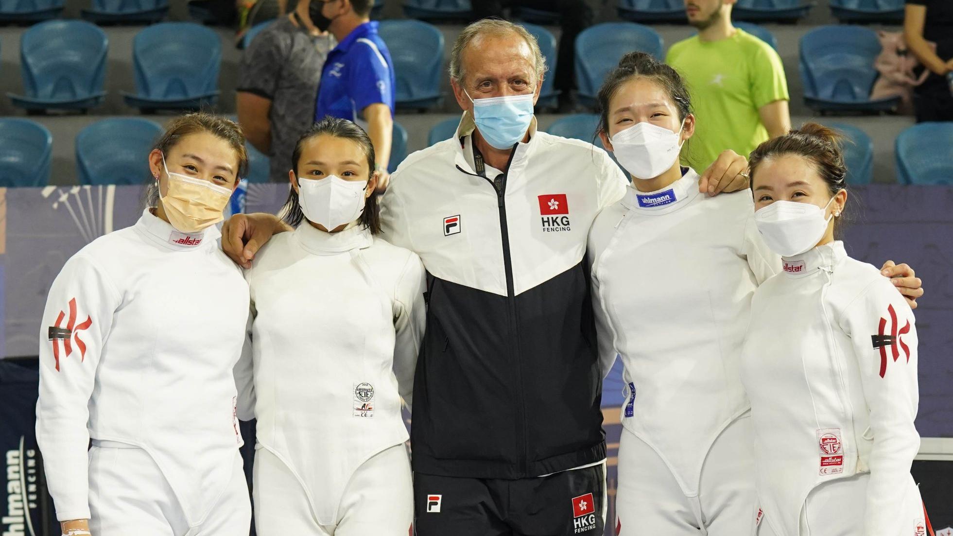 江旻憓、佘繕妡、連翊希和朱嘉望出戰女子重劍團體賽