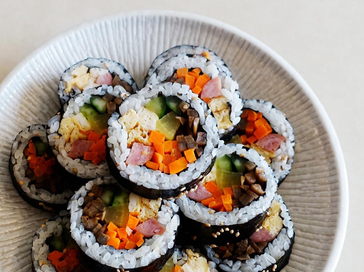 紫菜包飯平均漲價9.1%。(互聯網)