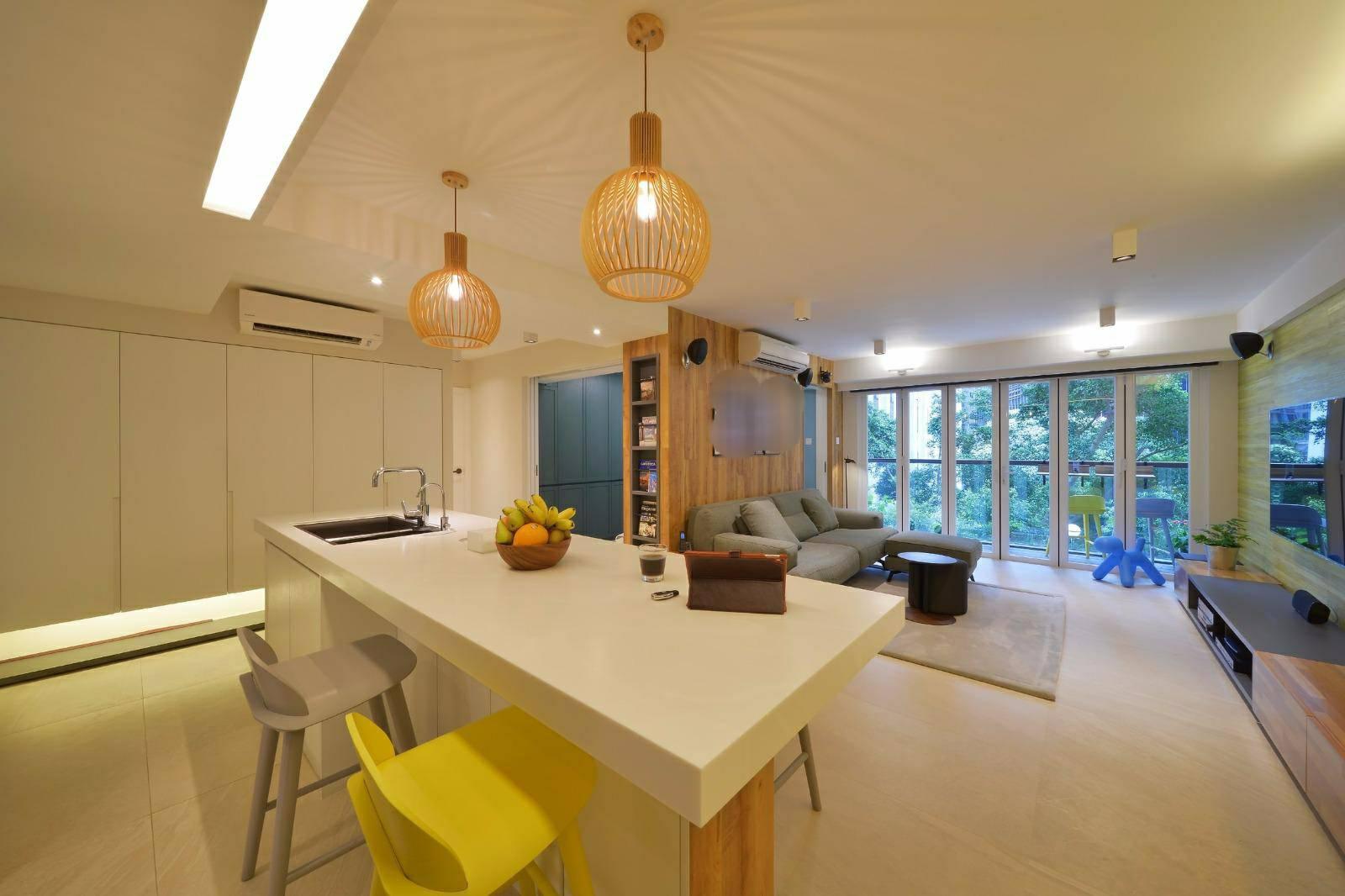 大廳面積寬敞，放有大型中島櫃，營造出簡溫馨共融的生活氛圍。