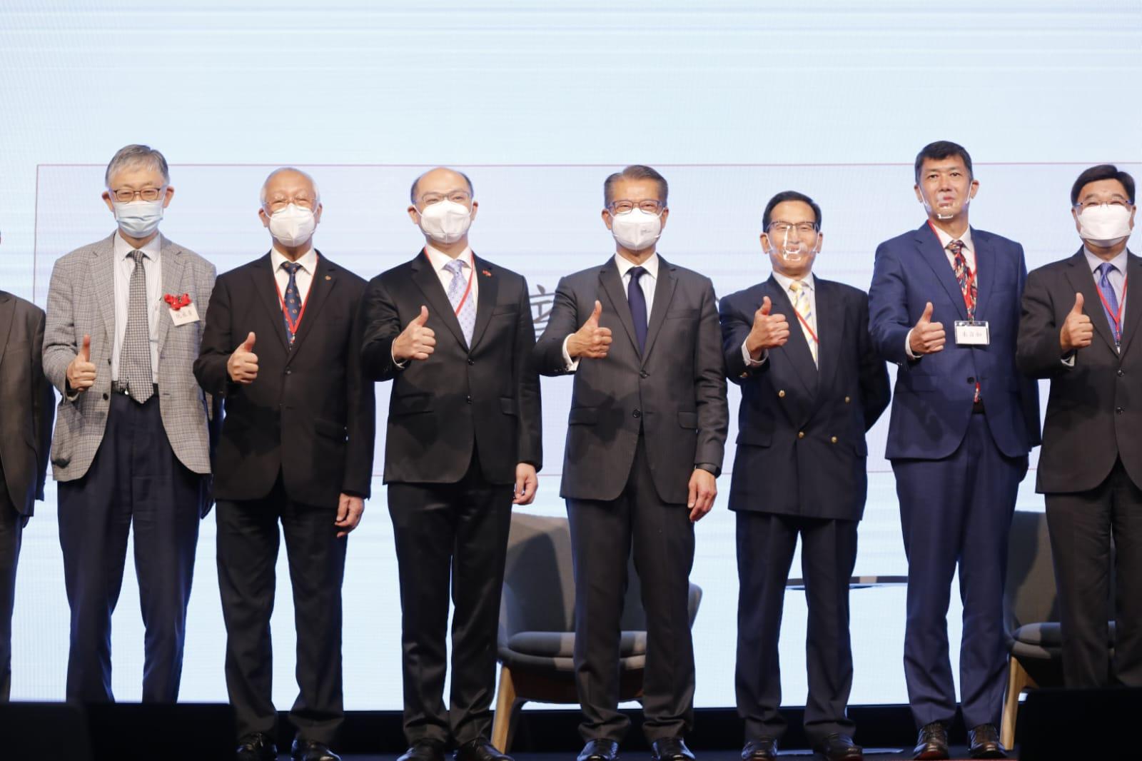 華潤香江集思會辦金融論壇，商地緣政治對港啟示。(林俊源攝)