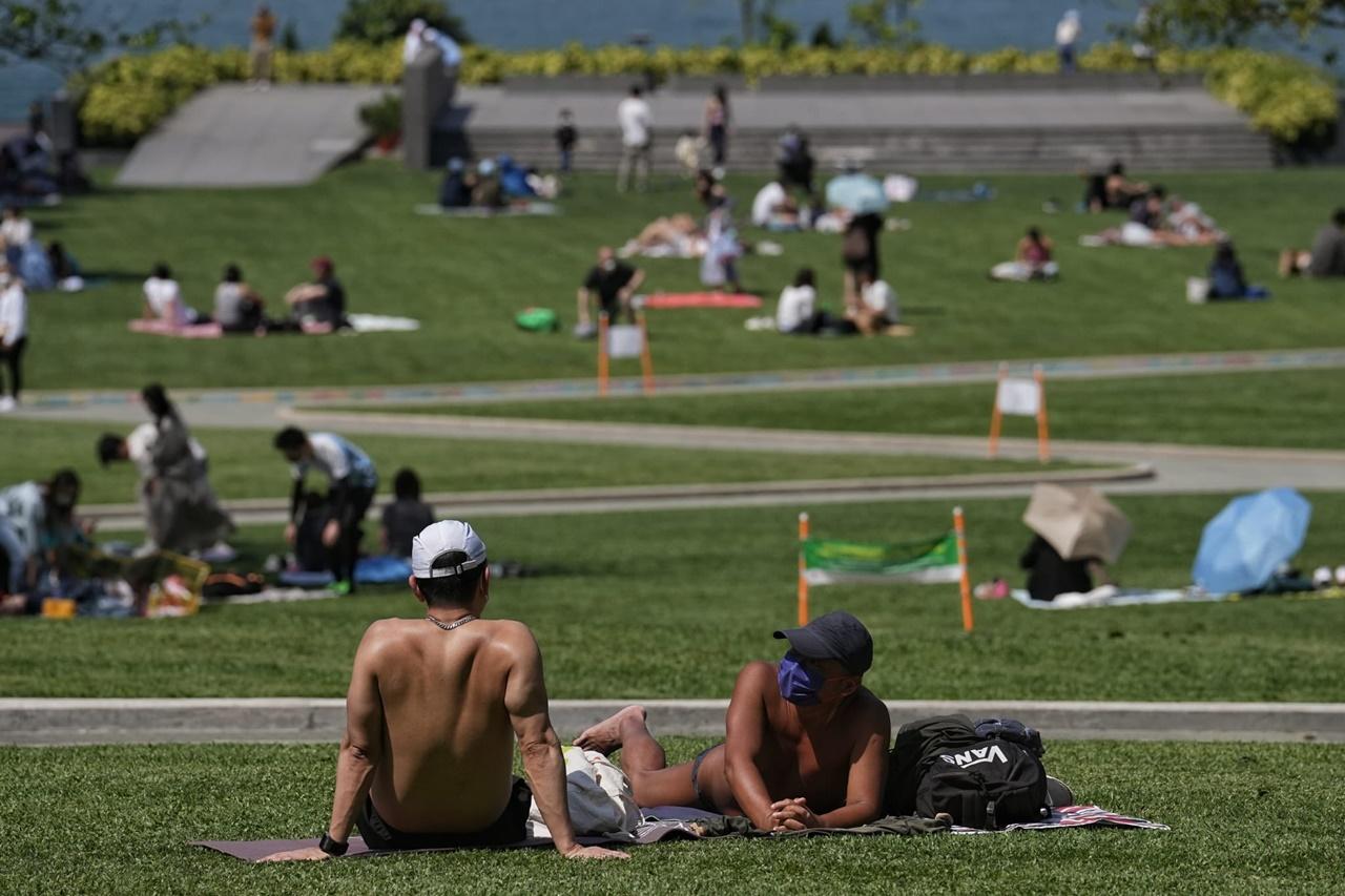 美國熱浪逾20個州發高溫預警，料未來兩日達40至43度。(網上圖片)