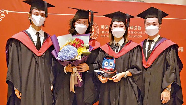 鄰居諷「洗頭仔」 髮廊老闆苦讀3年圓大學夢