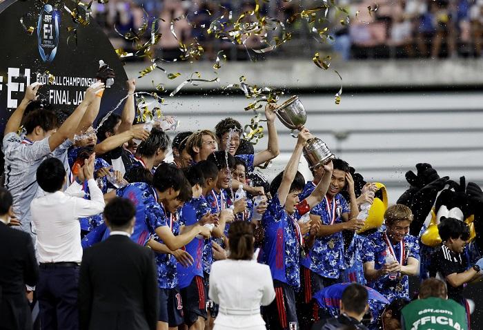 日本隊雖然贏得東亞盃冠軍，但隊中的宮市亮卻付出代價。(美聯社)