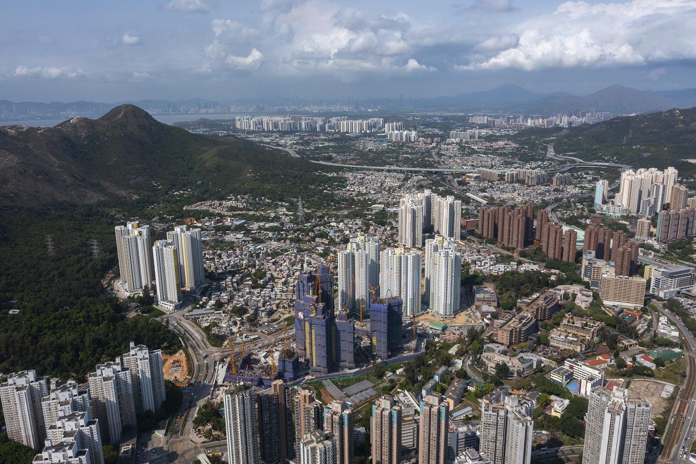 新盤浪接浪  勢破樓市悶局