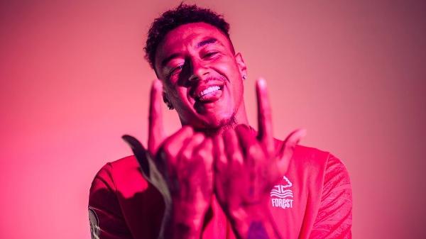 遭曼聯放棄的連格，以自由身轉投升班馬諾定咸森林。