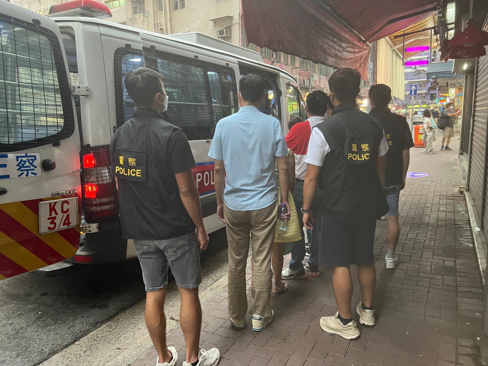 警搗破非法麻雀及「十三張」賭檔拘9人檢1900元賭款