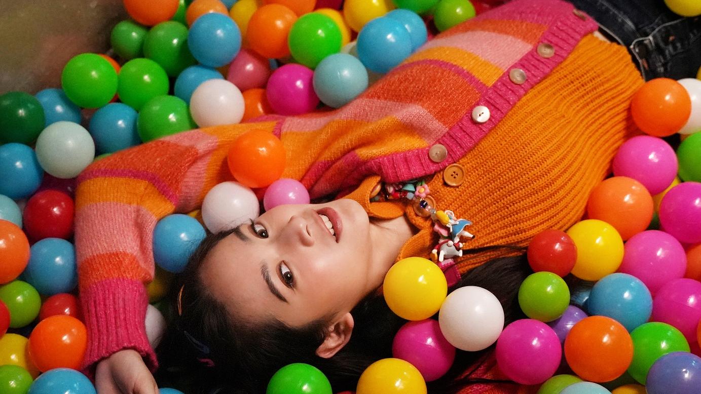 Cloud多個可愛造型拍攝新歌MV。