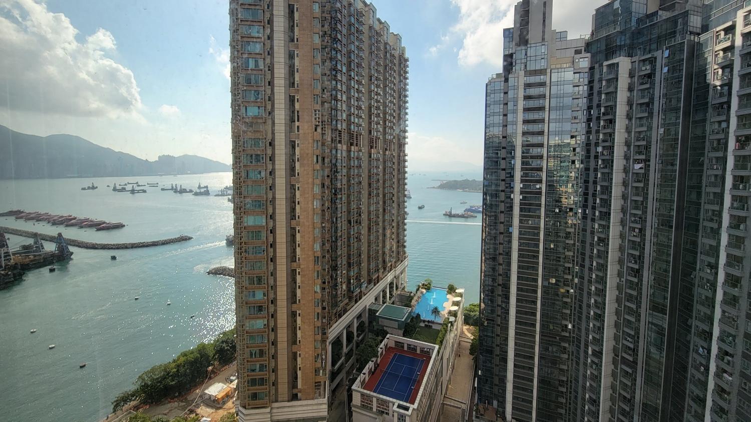 主人套房窗外的景色遼闊吸引。