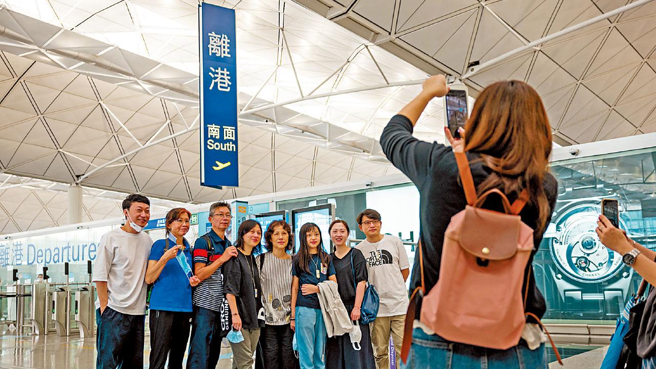 港人口按年跌1.6% 逾11.3萬香港居民移出