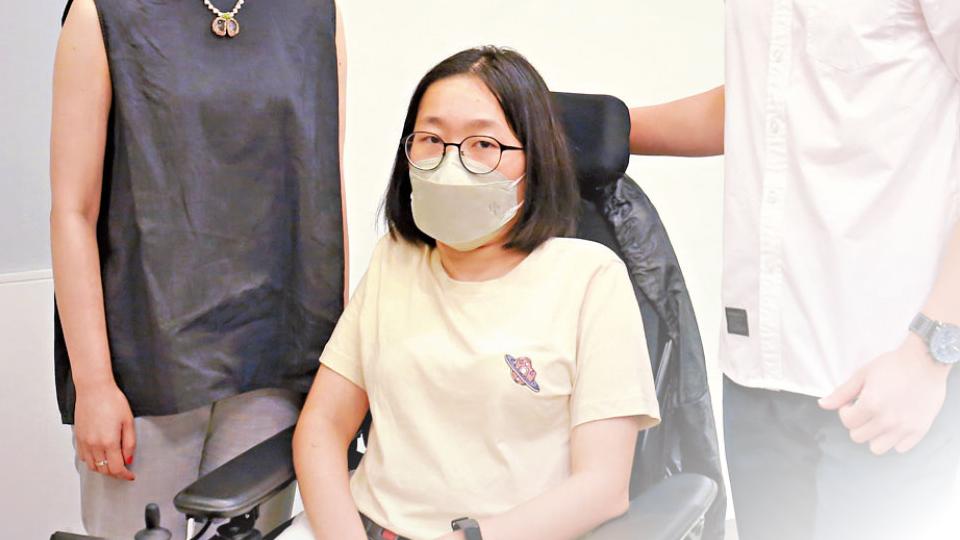 港大收8特殊學習需要生 聽障生冀成聽力學家改良助聽器