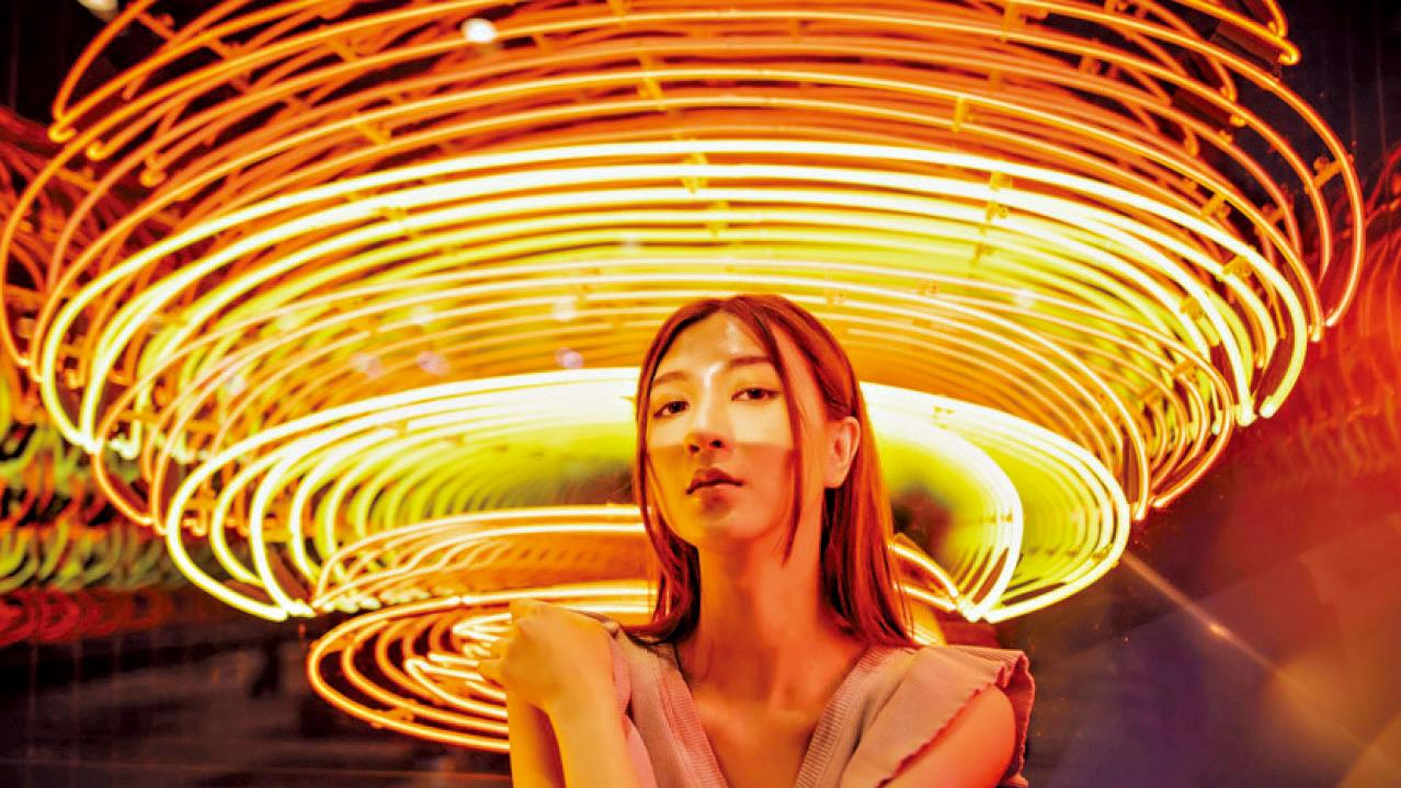 黃大仙中心3D霓虹燈月亮 傳承本地工藝