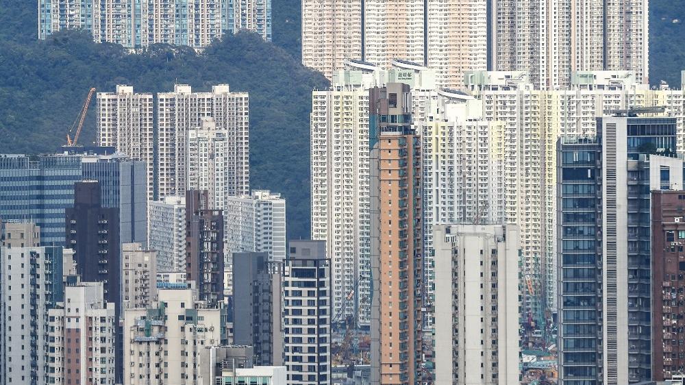 受美國持續加息影響，樓市氣氛轉趨觀望，導致各類物業買賣登記均見回軟。(資料圖片)