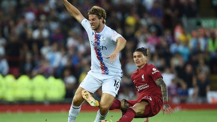 佐基姆安達臣令達雲紐尼斯領紅牌，令他遭到網絡攻擊。(路透社)