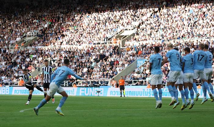 捷比亞的罰球一度為紐卡素擴大領先至3:1。(路透社)