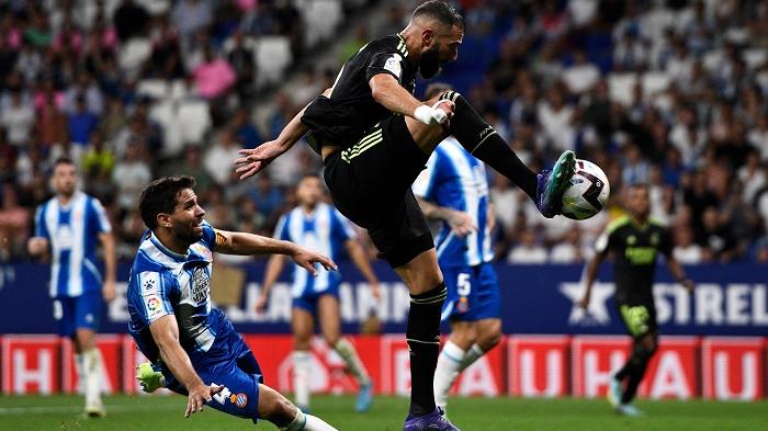 賓斯馬88分鐘入球為皇馬再領先。(路透社)