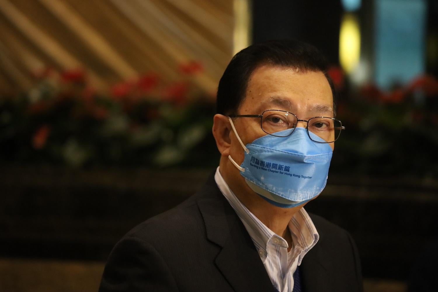 疫情｜譚耀宗預料政府下周公布放寬酒店檢疫期