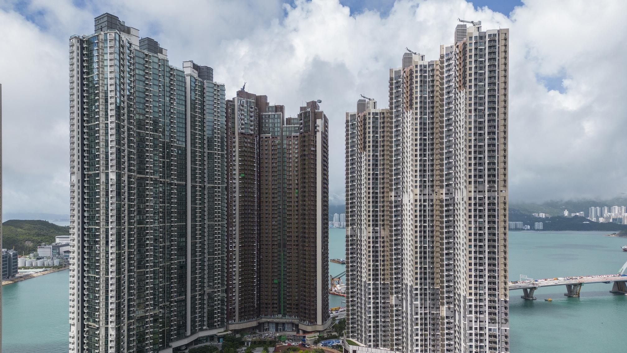 藍籌放榜｜長實半年賺129億 香港物業收益多47倍