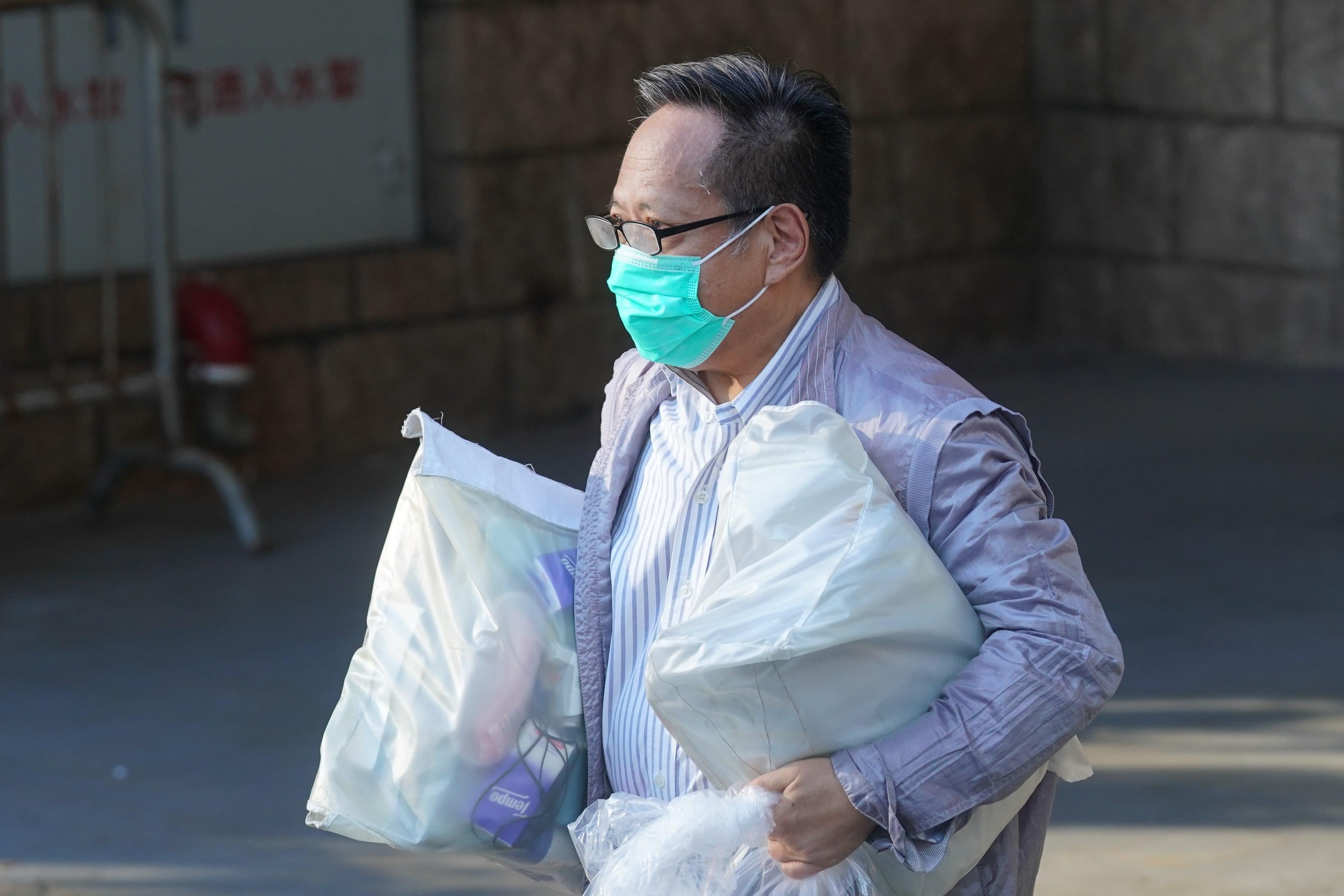 何俊仁 高等法院 何俊仁獲准保釋離開高等法院