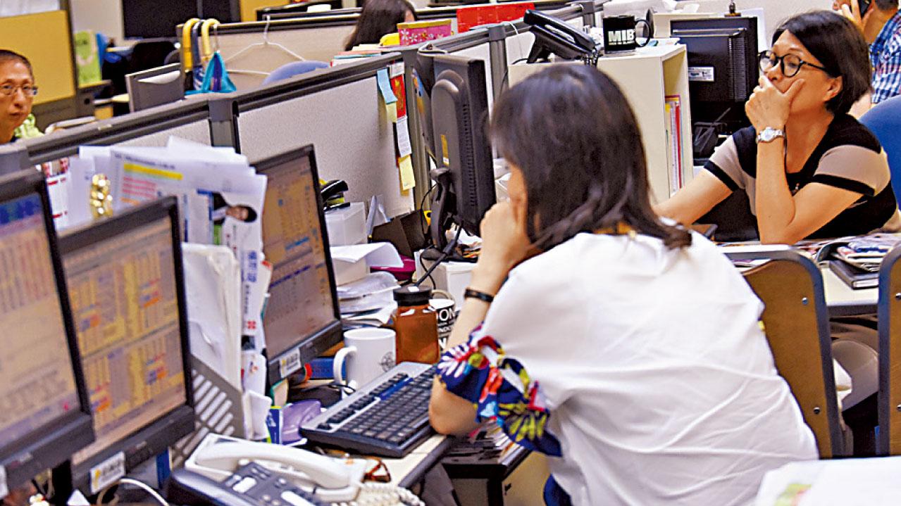 群鷹薈 恒指不失2萬點霸氣